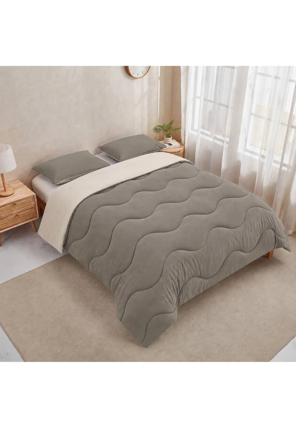 Ezysleep 10.5 Tog Soft Coverless Reversible Duvet Set with Pillowcase Cover in Natural 1