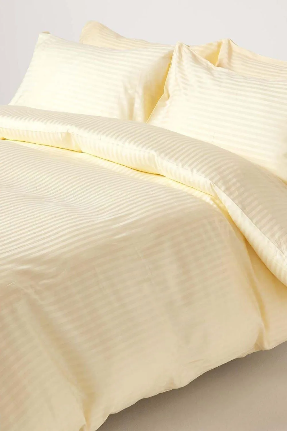 Homescapes Egyptian Cotton Stripe Duvet Cover & Pillowcase 330 TC in Yellow