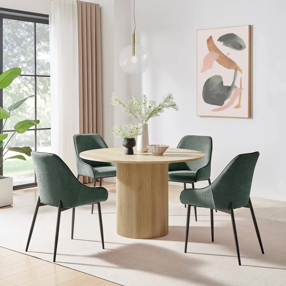 FurnitureboxUK Penrose Oak Effect Round Dining Table & 4 Beaumont Chairs in Green 1