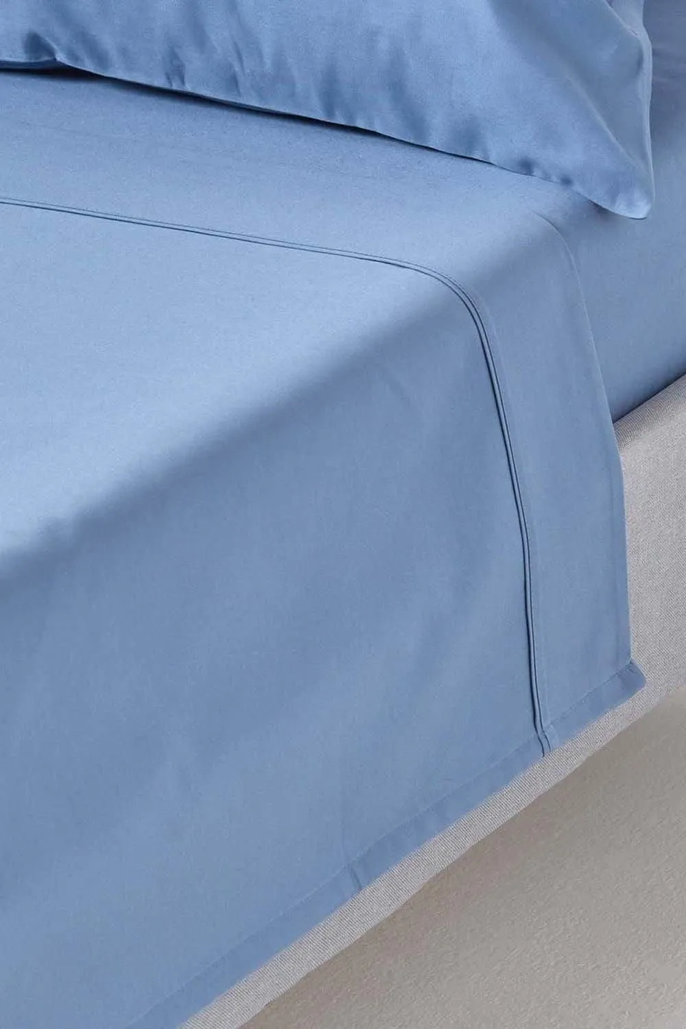 Homescapes Egyptian Cotton Flat Sheet 1000 Thread Count in Bright Blue 1