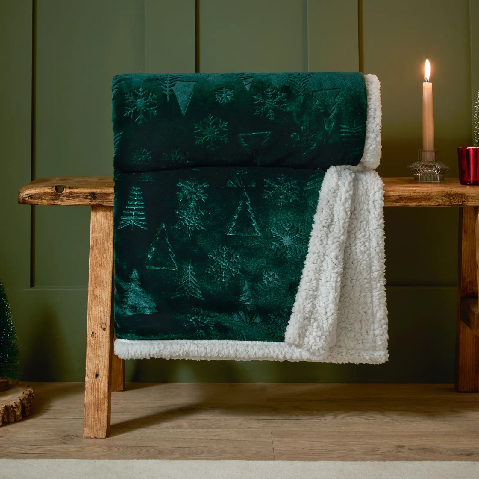Furn Festive Time Sherpa Fleece Throw in Emerald
