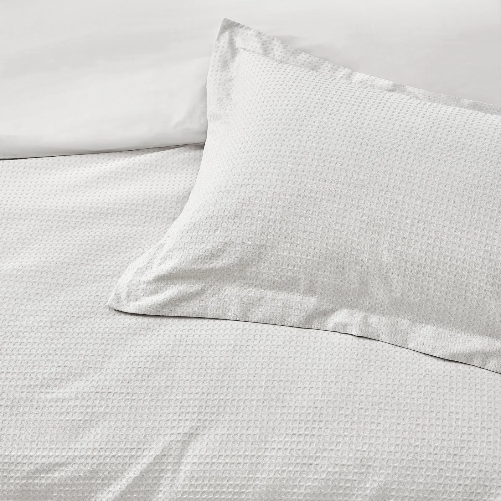 Yard Waffle Textured 100% Cotton Duvet Cover Set in White 3