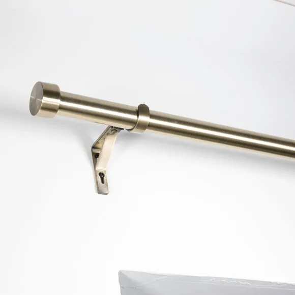 Trinity Extendable Metal Curtain Pole 1