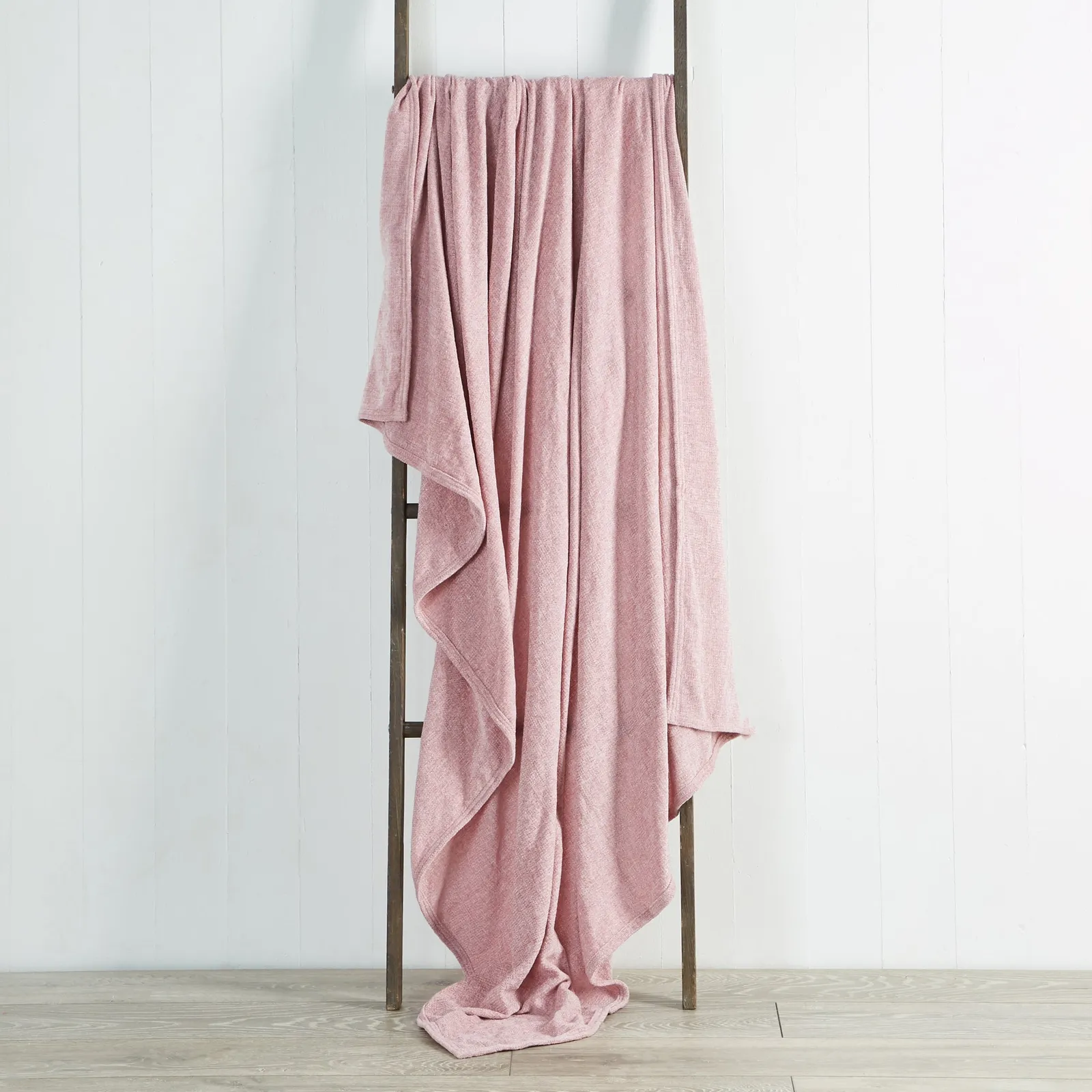 Chenille Blush Throw Pink