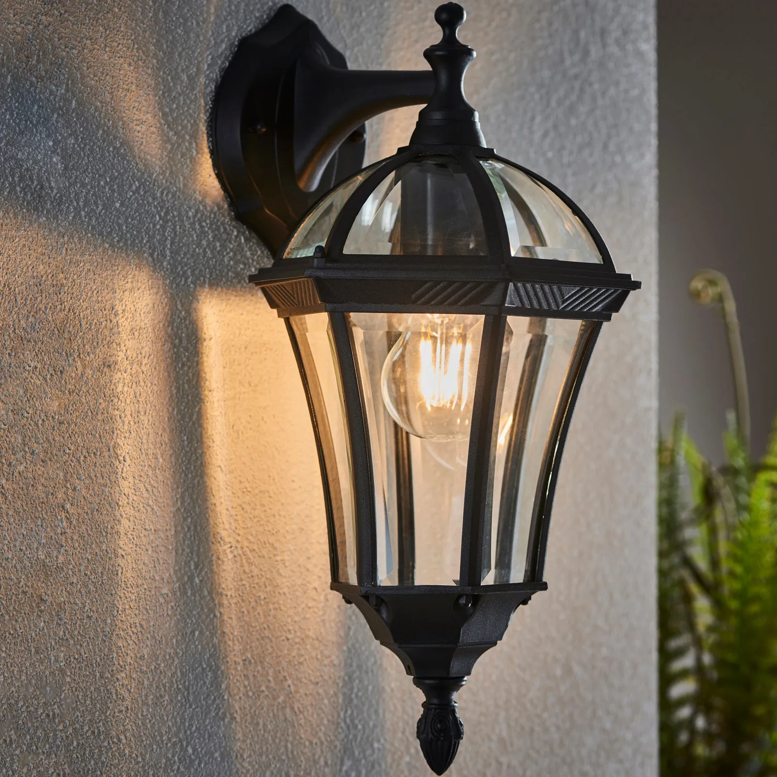 Vogue Drayton Outdoor Wall Light Black