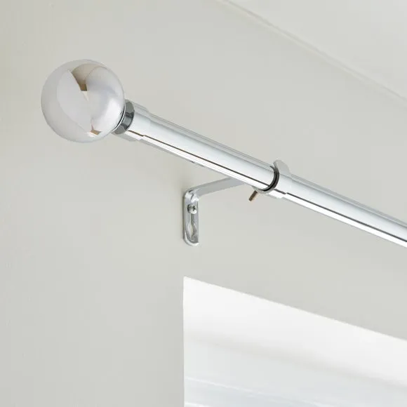 Globe Extendable Metal Eyelet Curtain Pole 1