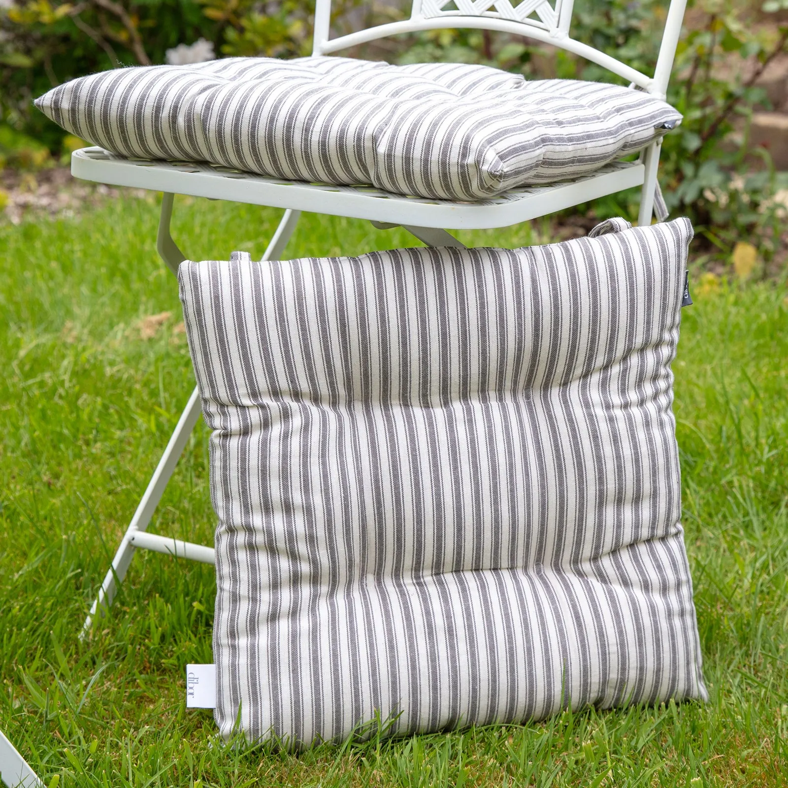 Dibor Set of 2 Grey Striped Outdoor Garden Furniture Seat Pad Cushions L40cm x W40cm 6