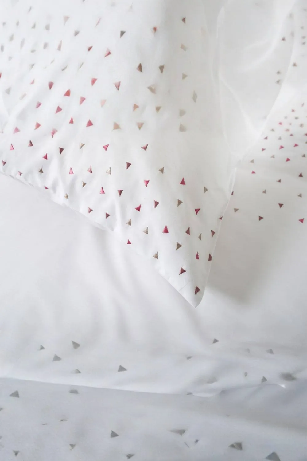 The Lyndon Company Triangles Cotton Duvet Set with Embroidered in White 3