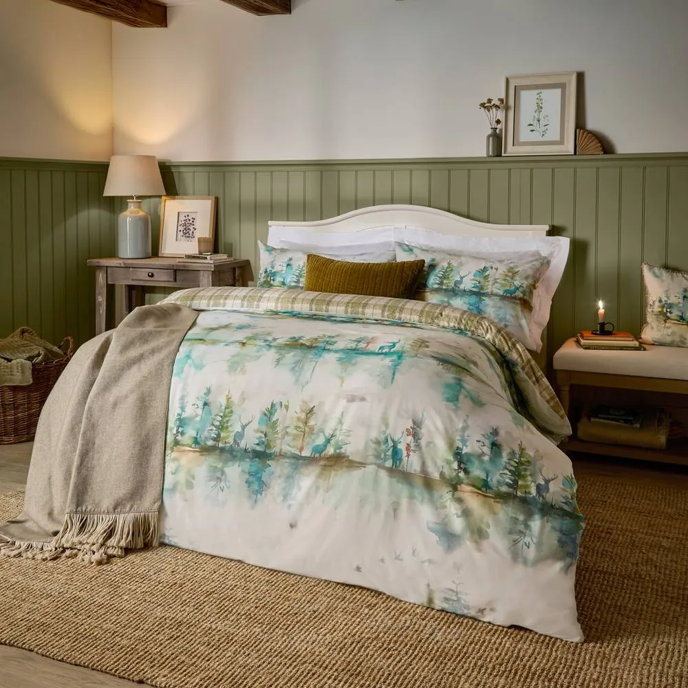 Voyage Maison Wilderness 100% Cotton Duvet Cover Set in Green 1