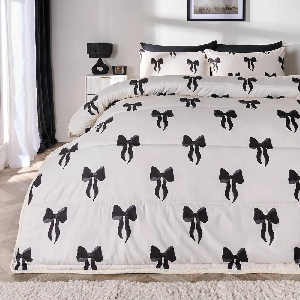 OHS Bows 10.5 Tog Coverless Duvet with Pillowcase Bedding Set in Cream