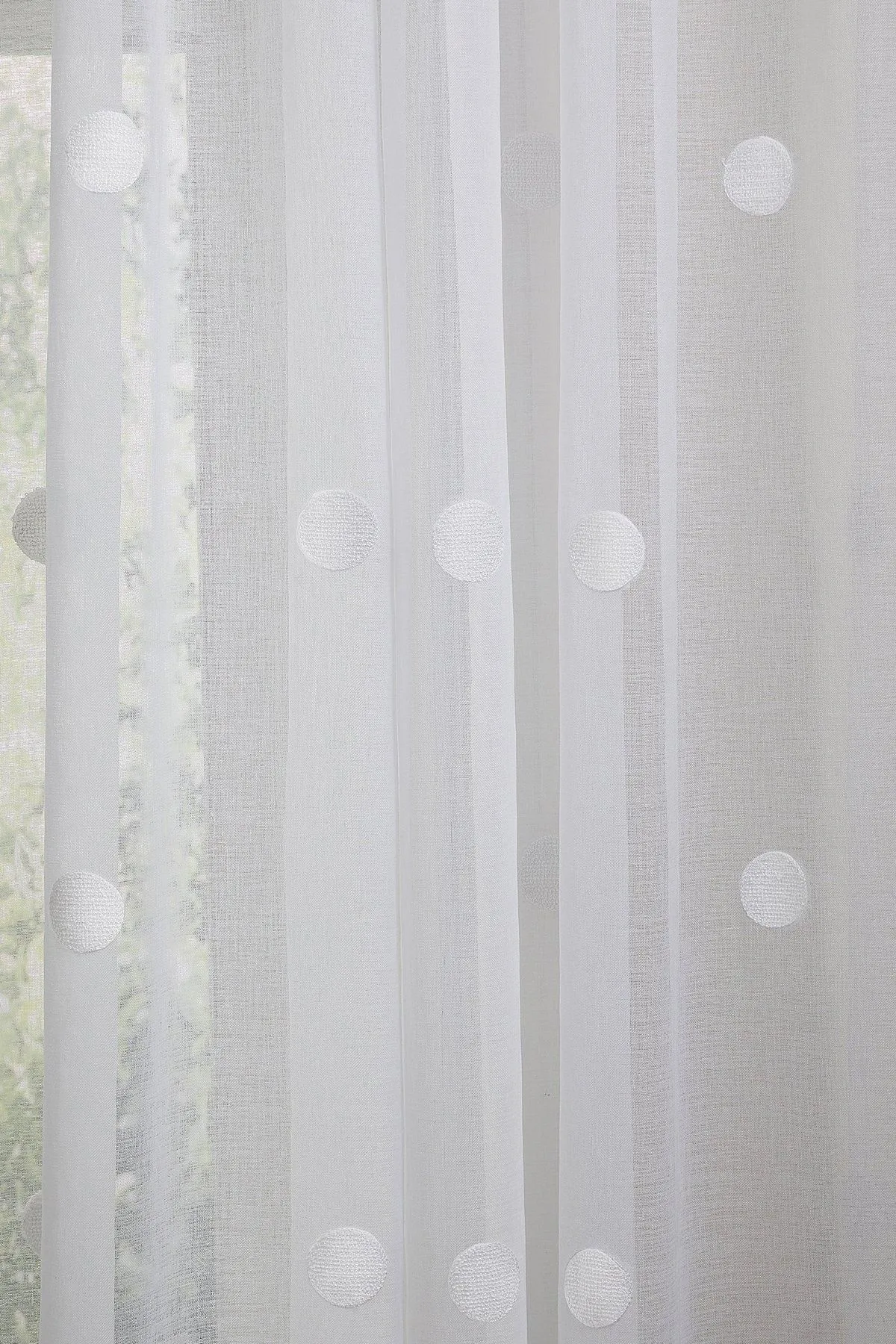 Appletree 'Polka Dot' Tufted Voile Panel in White 3