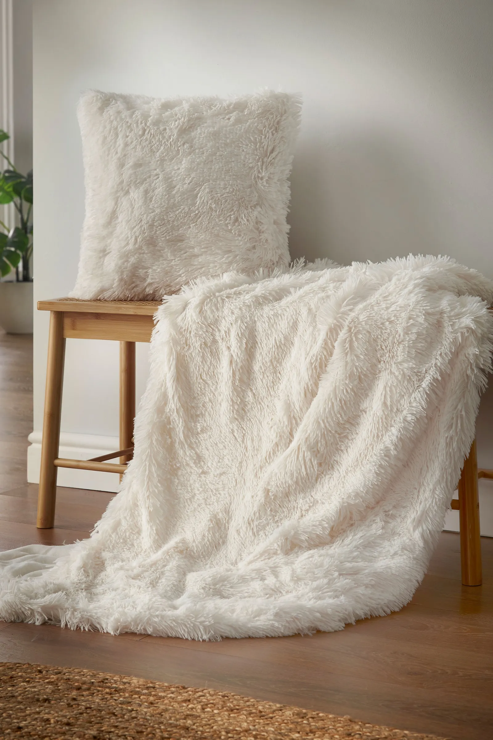 Catherine Lansfield 'Cuddly' Faux Fur Cushion in Cream 2