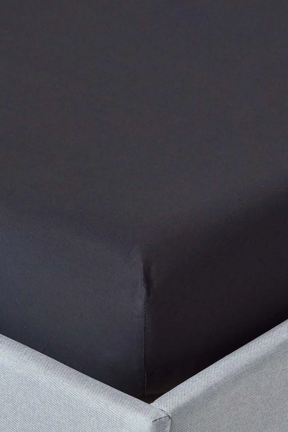 Homescapes Egyptian Cotton Fitted Sheet 12 inch 200 Thread Count in Black
