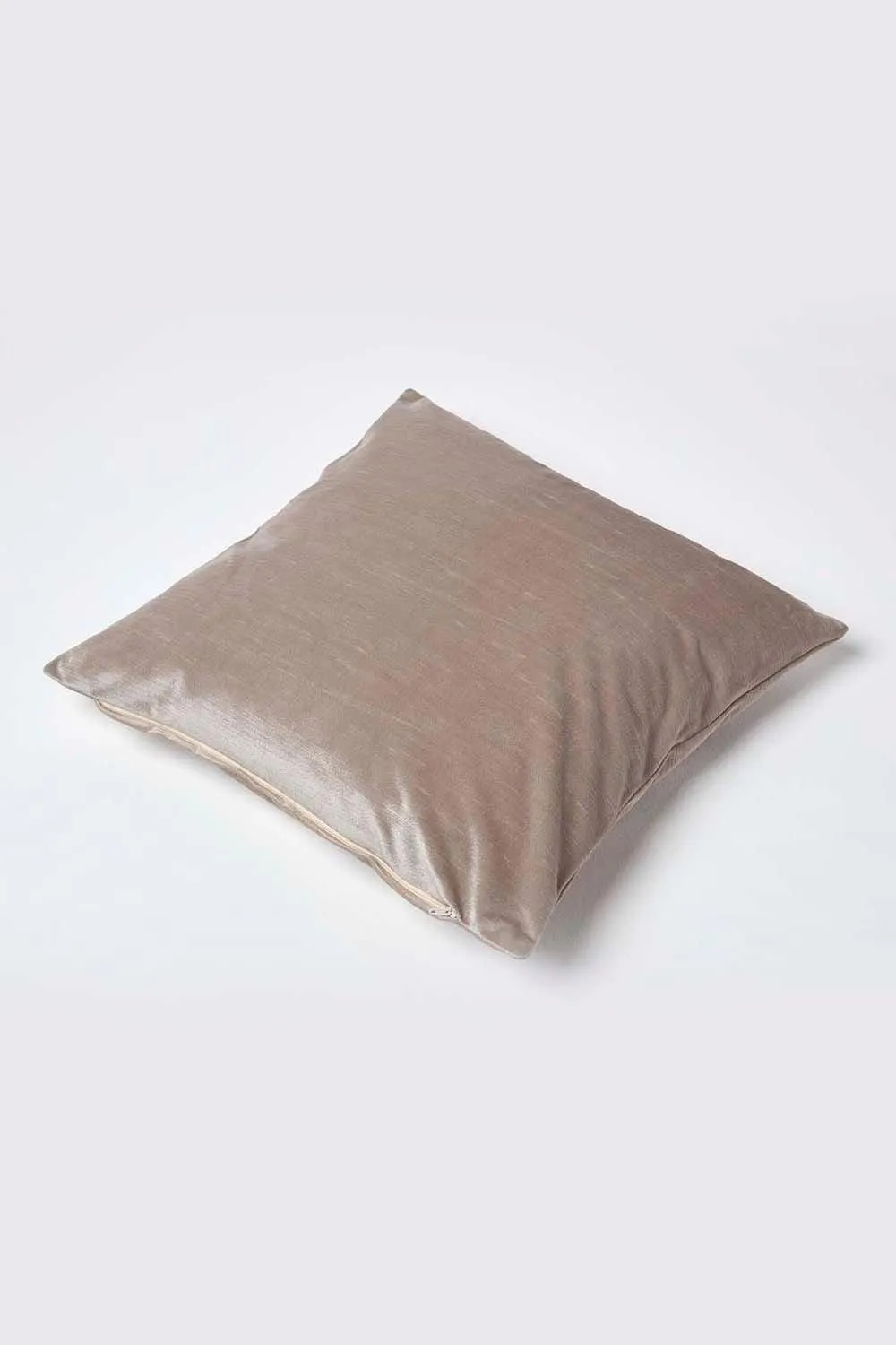Homescapes Luxury Velvet Cushion Cover in Light Beige 4