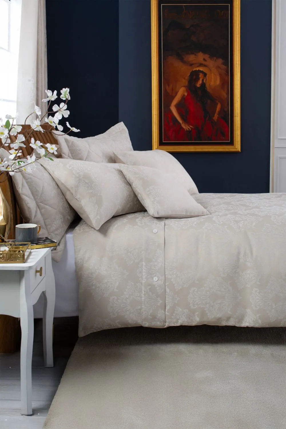 The Lyndon Company Versailles Luxury Jacquard Duvet Cover Bedding Set - Classic Damask Design - Cotton Blend | Deyongs 1846 in Natural 4