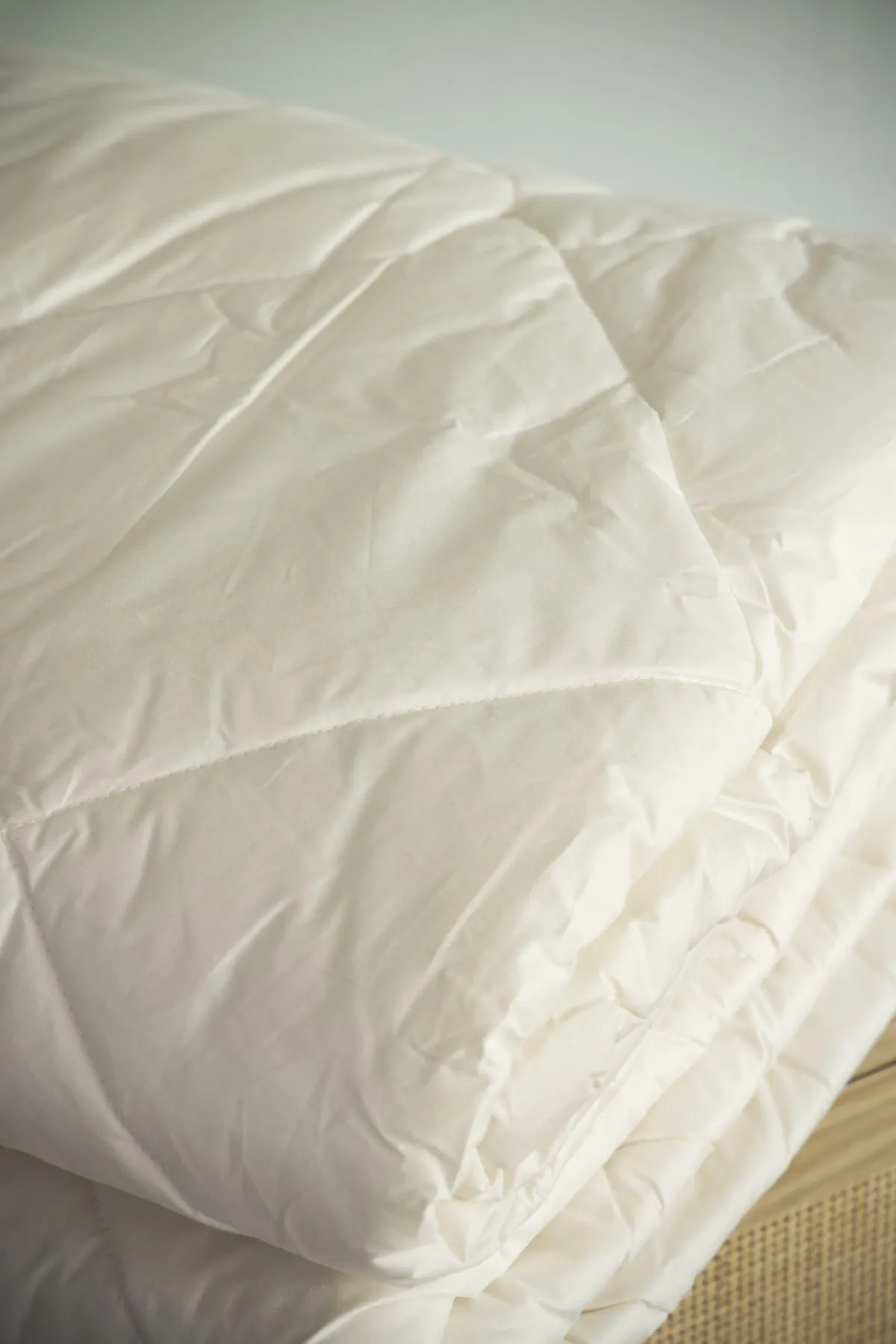 Soak&Sleep Summer Warmth New Zealand Wool Duvet in White 4