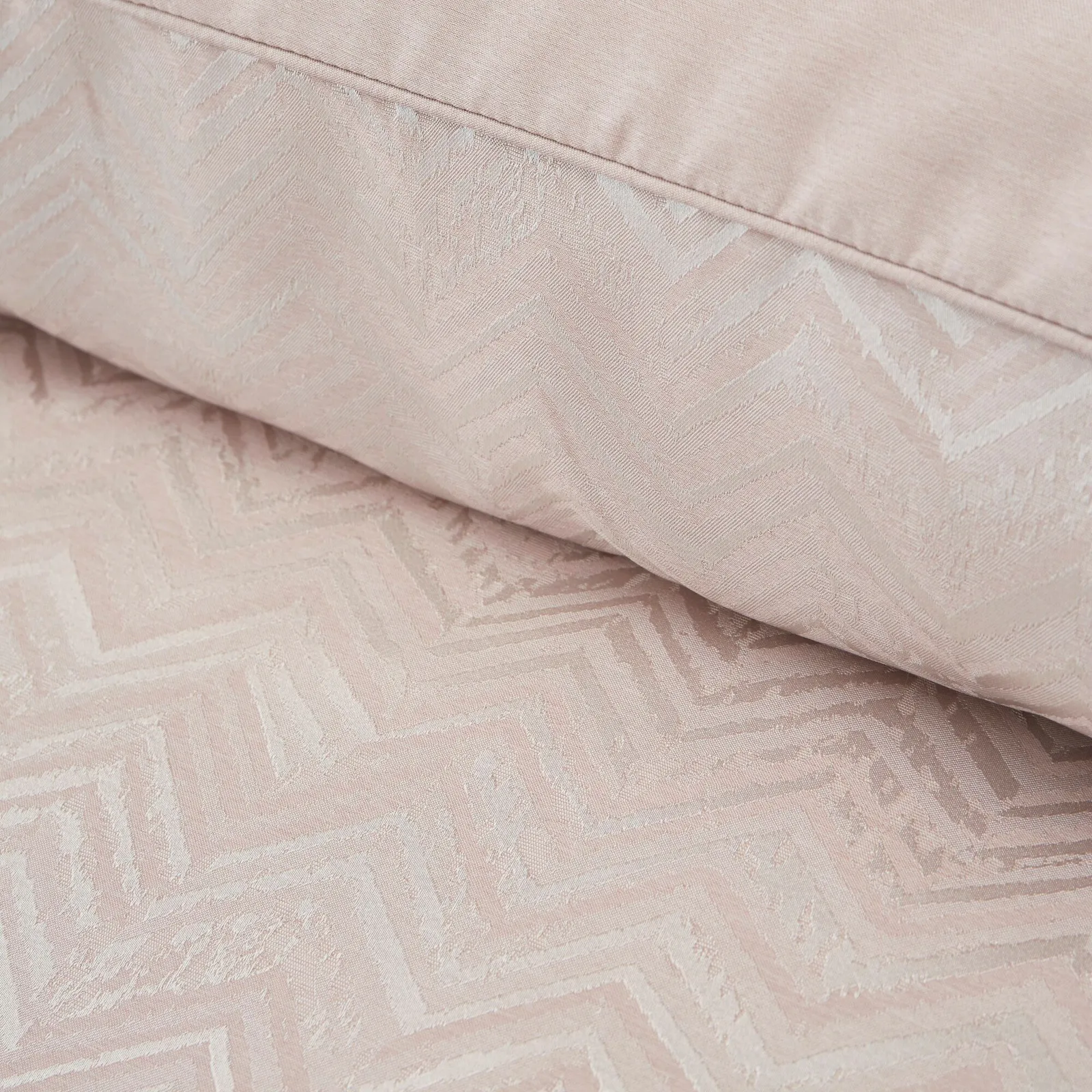 Portfolio Home Antibes Chevron Waves Duvet Cover Set Quilt with Pillowcase in Pink 2