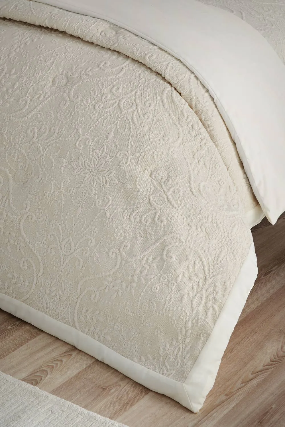 Catherine Lansfield 'Amelia Jacquard' Bedspread in Cream