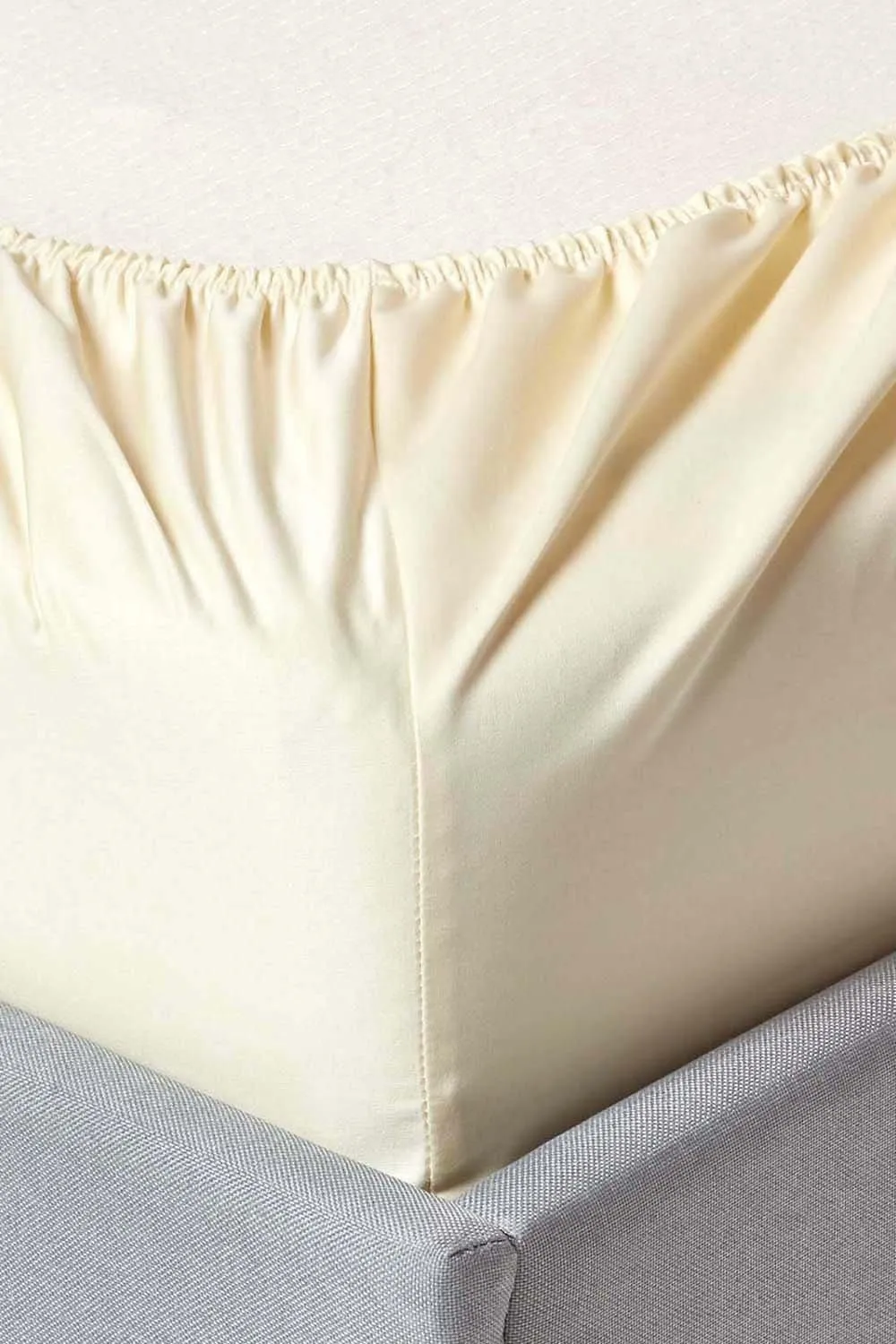 Homescapes Egyptian Cotton Deep Fitted Sheet 18 inch 1000 Thread Count in Cream 2