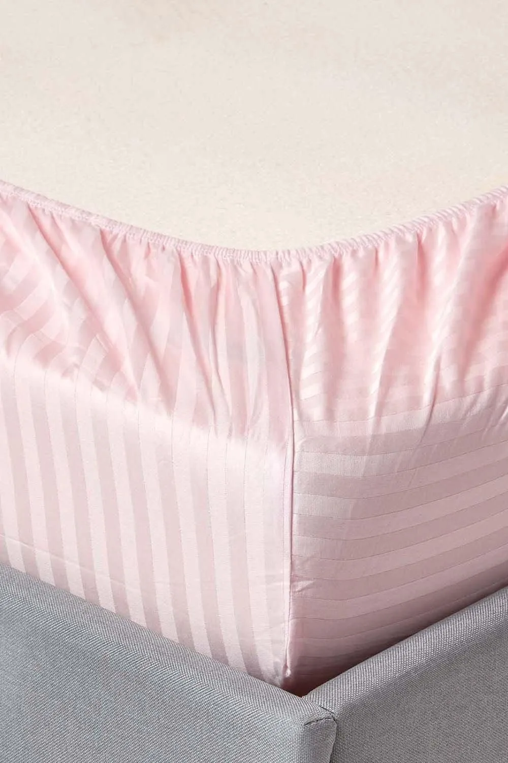Homescapes Cotton Stripe Fitted Cot Sheets 330 Thread Count, 2 Pack in Pink 4