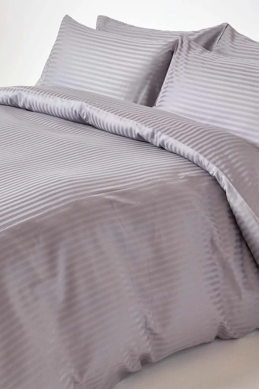 Homescapes Egyptian Cotton Stripe Duvet Cover & Pillowcase 330 TC in Grey 1