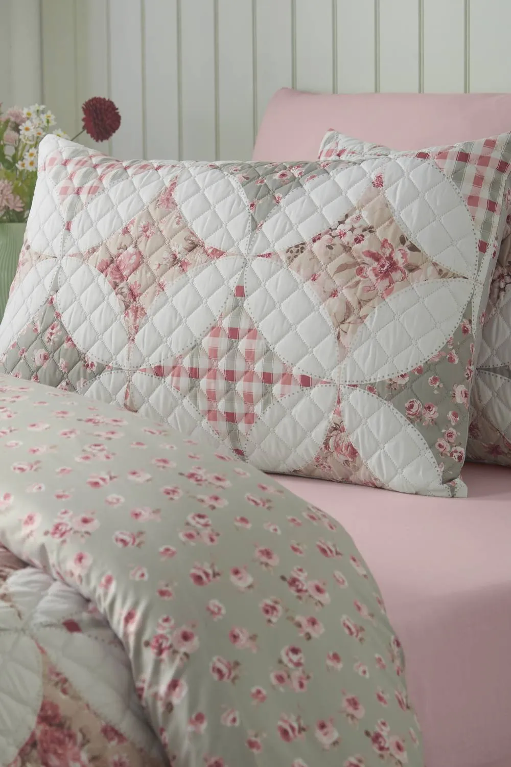 Catherine Lansfield 'Pinsonic Patchwork' Reversible Duvet Cover Set in Green 3