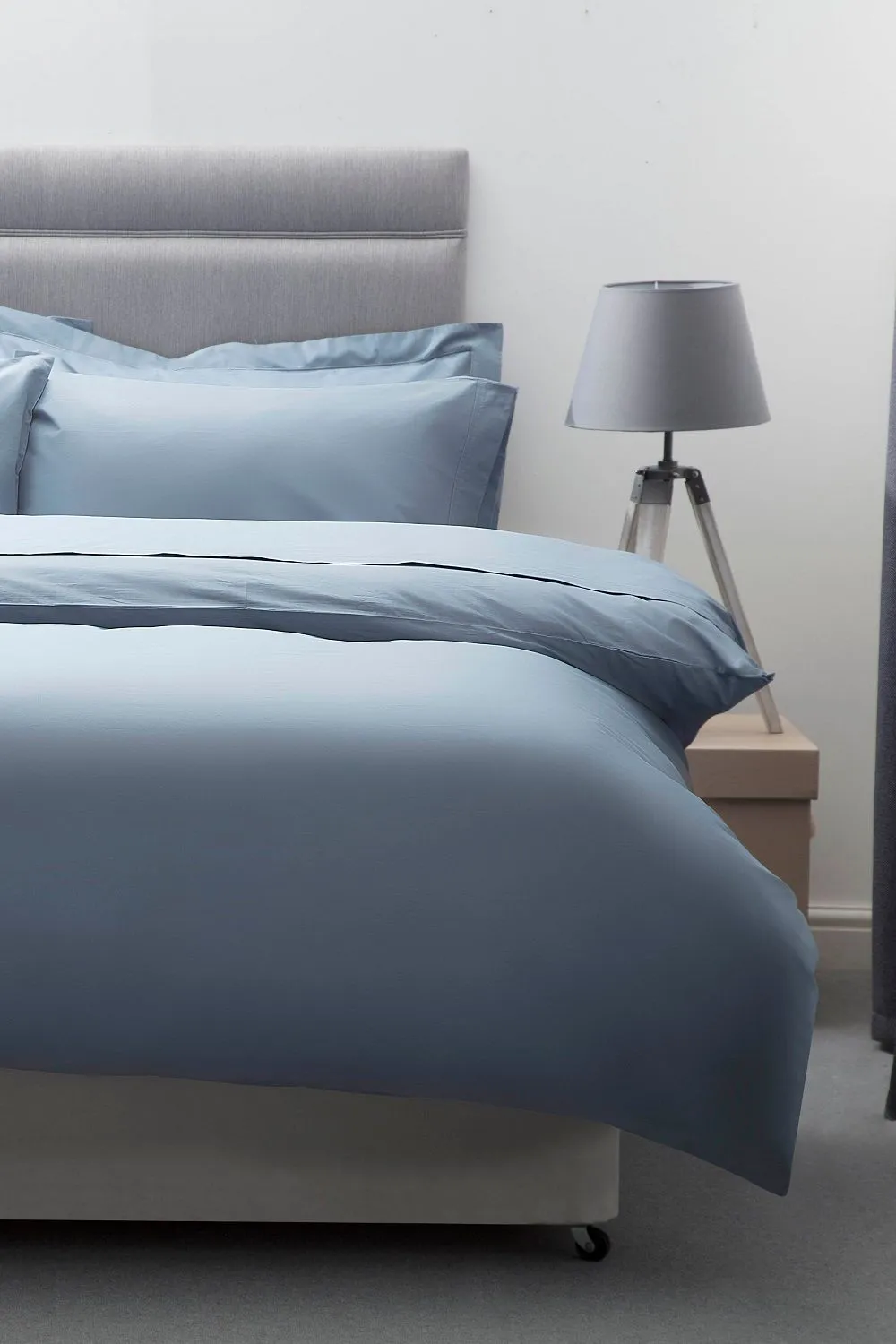 Belledorm Egyptian Cotton 200 Thread Count Duvet Cover in Dark Blue 1