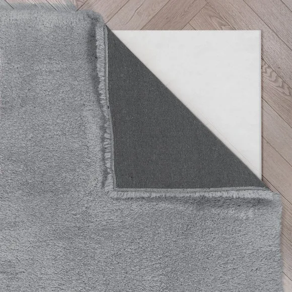 Supersoft Snuggle Rug 3
