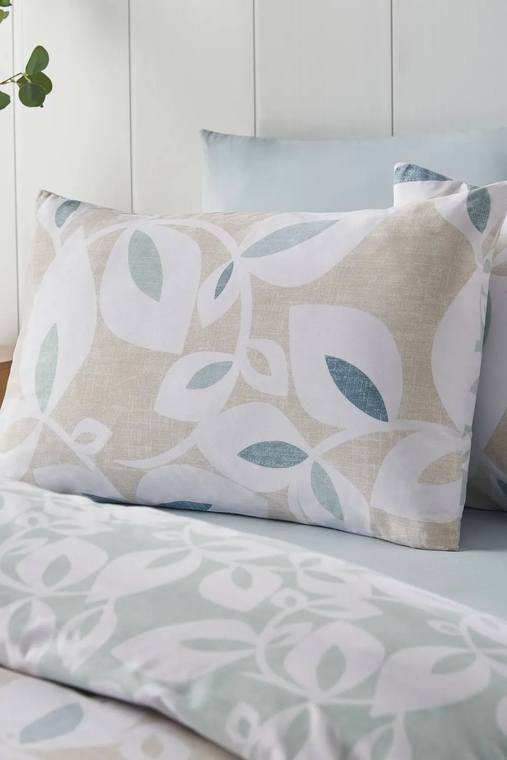 Catherine Lansfield 'Inga Leaf' Reversible Duvet Cover Set in Natural 3