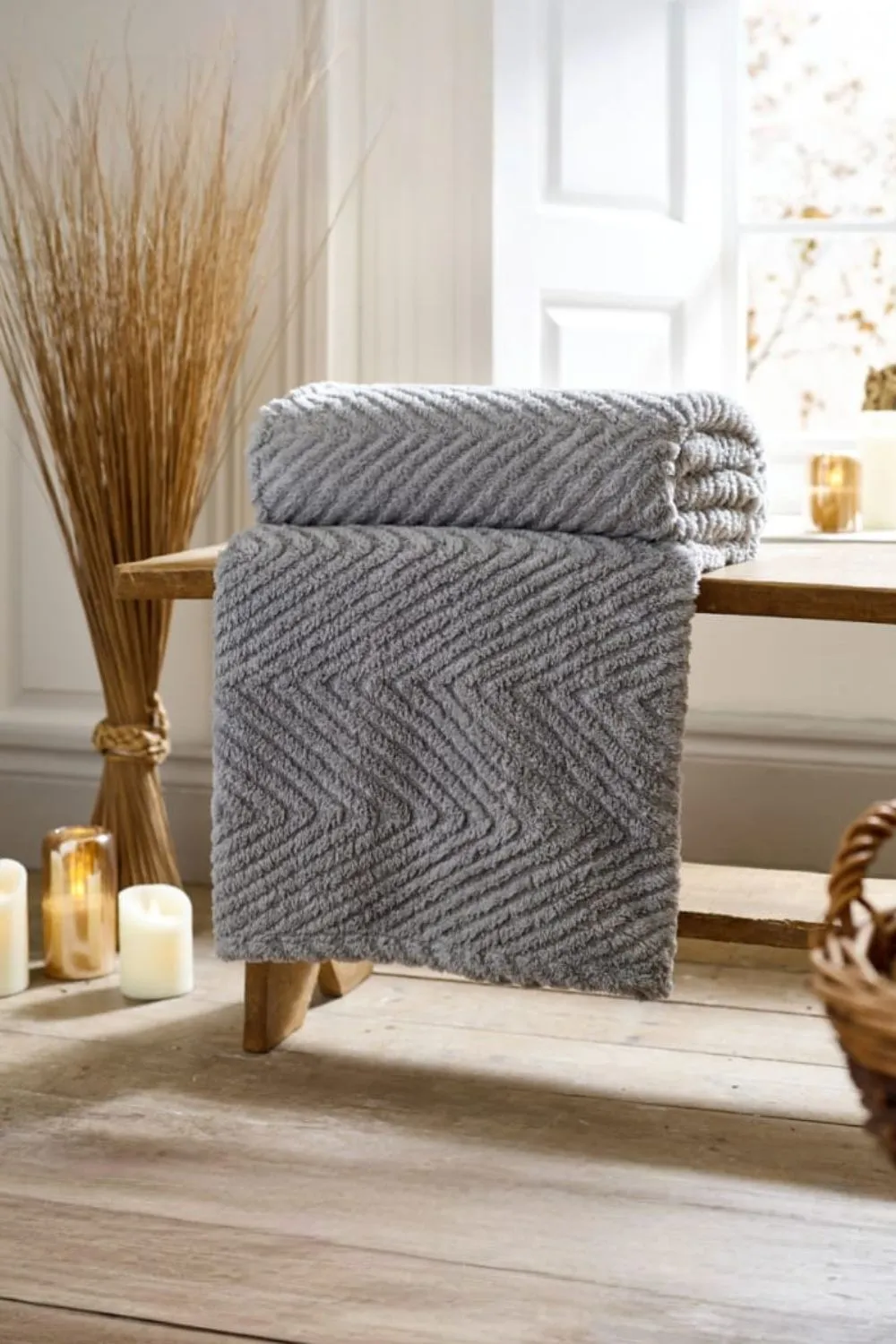 Deyongs Jumbo Hemsworth Chevron Fleece Throw Blanket Super Soft Warm & Cozy 130x170cm in Grey