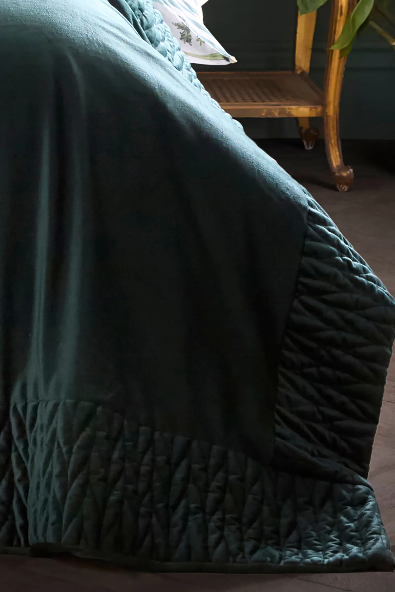 Laurence Llewelyn-Bowen 'Siena' Quilted Velvet Bedspread in Bottle Green 2