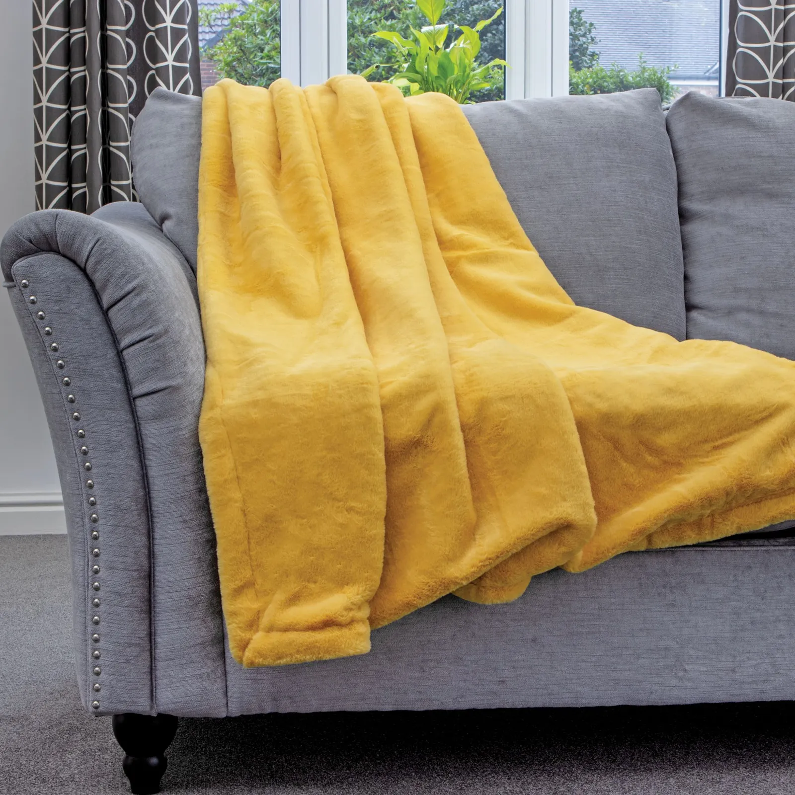Dreamcatcher Luxury Faux Fur Polyester Throw Over Blanket 160x130cm in Gold