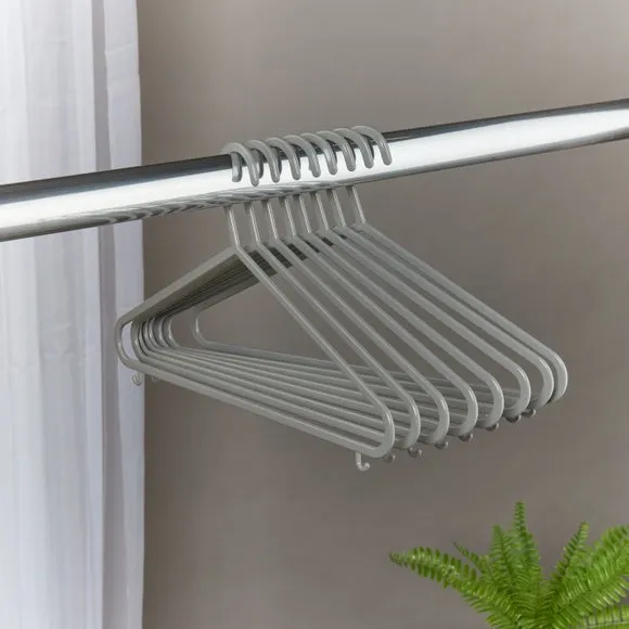 Set of 8 Plastic Hangers 1