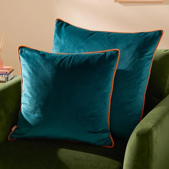 Furn. Square Cushion 5
