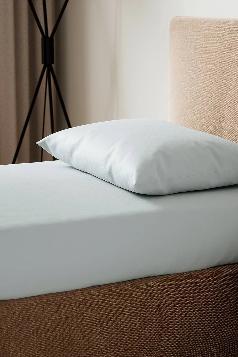 Helena Springfield '200 Thread Count' Cotton Fitted Sheet & Pillowcase Set in Light Grey 2