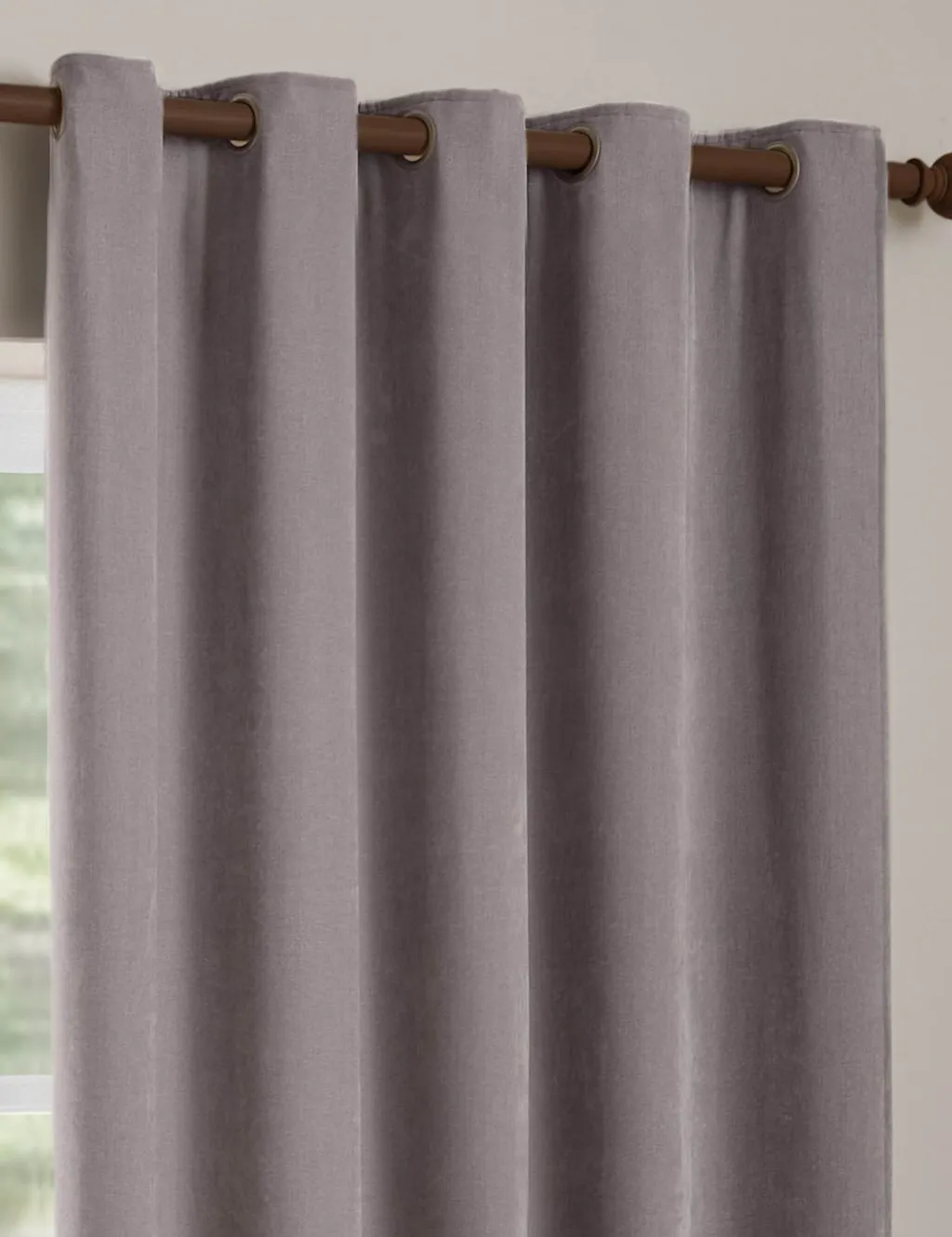 YARD Chenille Velvet Eyelet Curtains Mauve