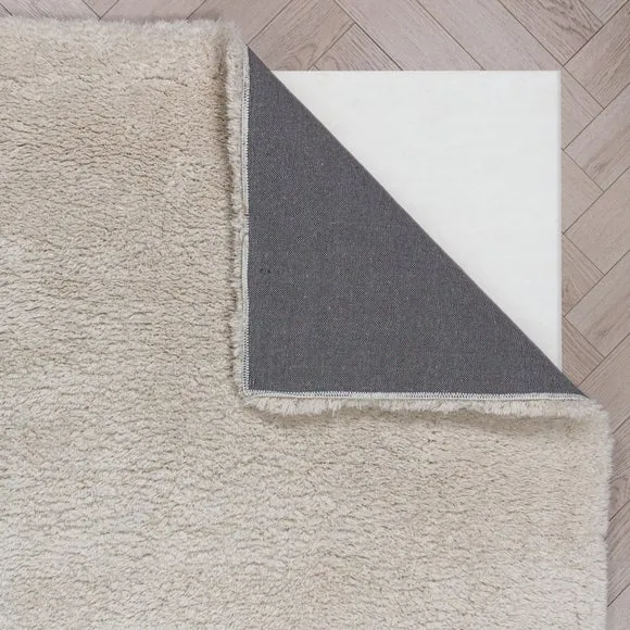 Supersoft Snuggle Rug 3