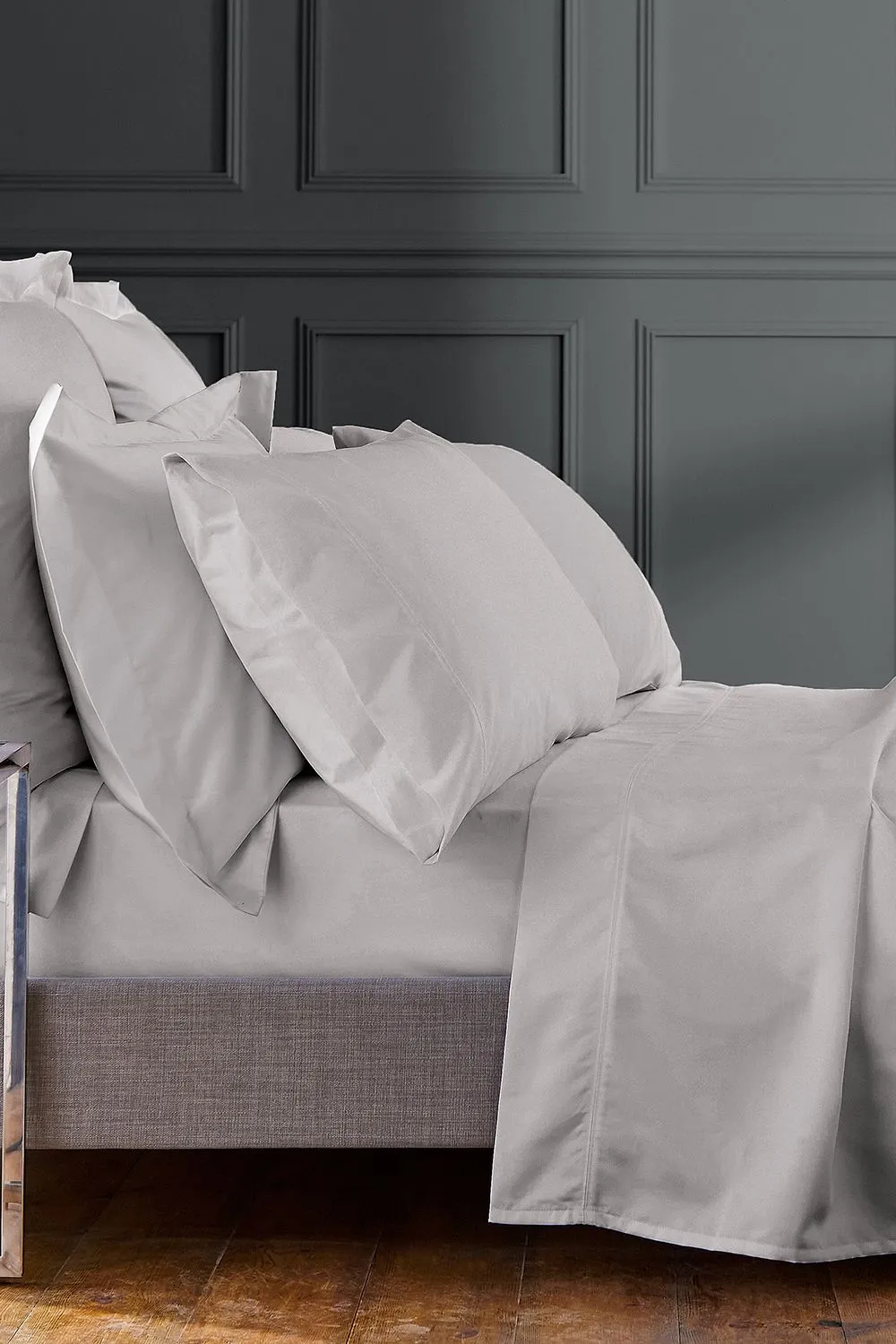 1951 'Luxury 1000 Thread Count' Egyptian Cotton Fitted Sheet in Silver 2