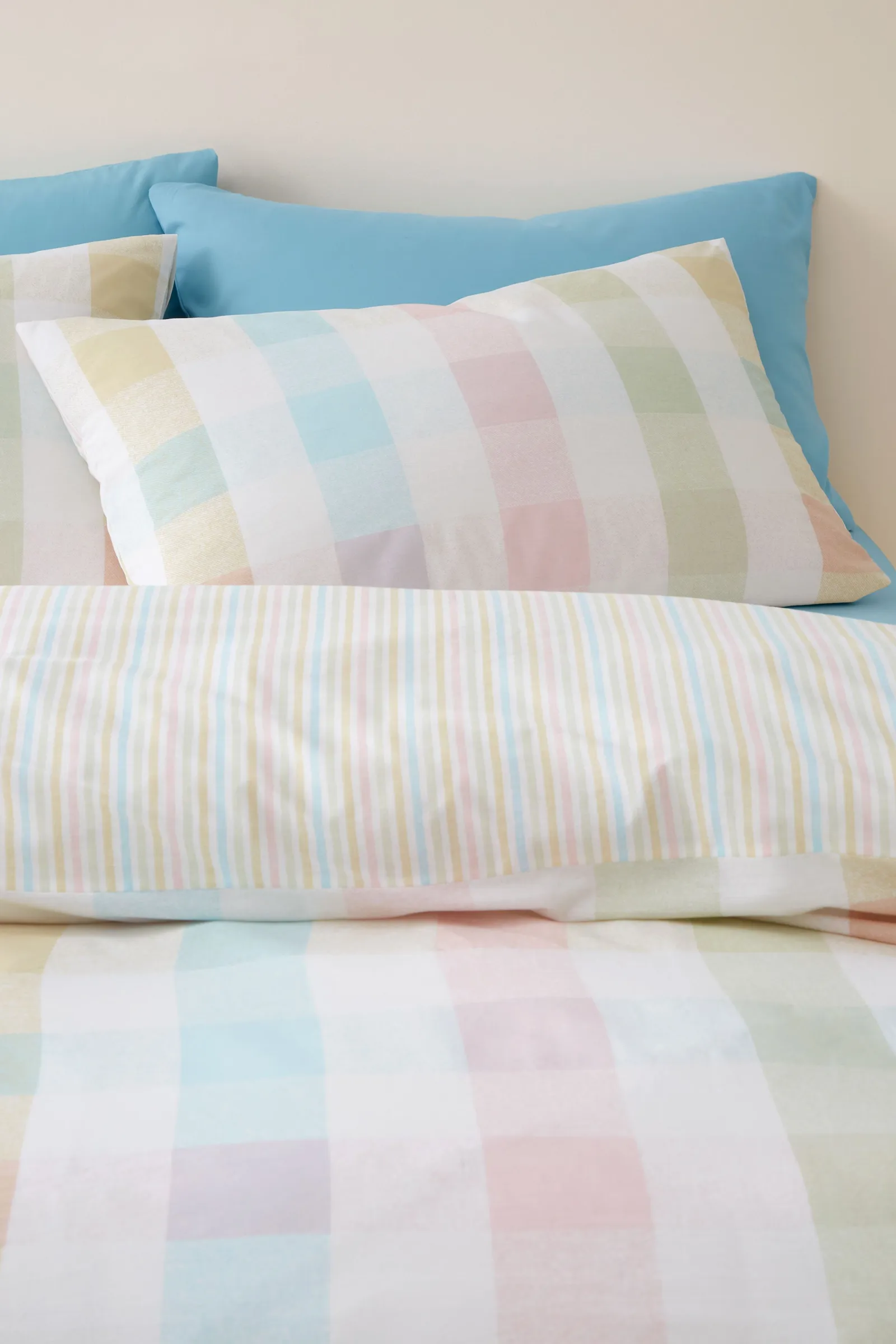 Catherine Lansfield 'Spring Check' Reversible Duvet Cover Set 2