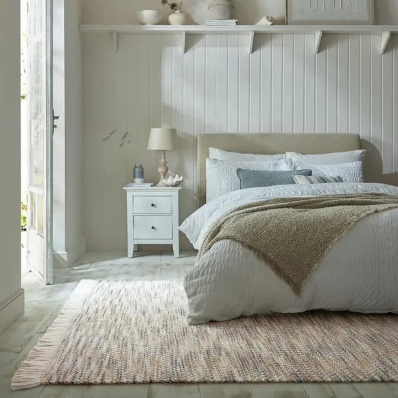 Tarn Chunky Wool Fringed Rug 1