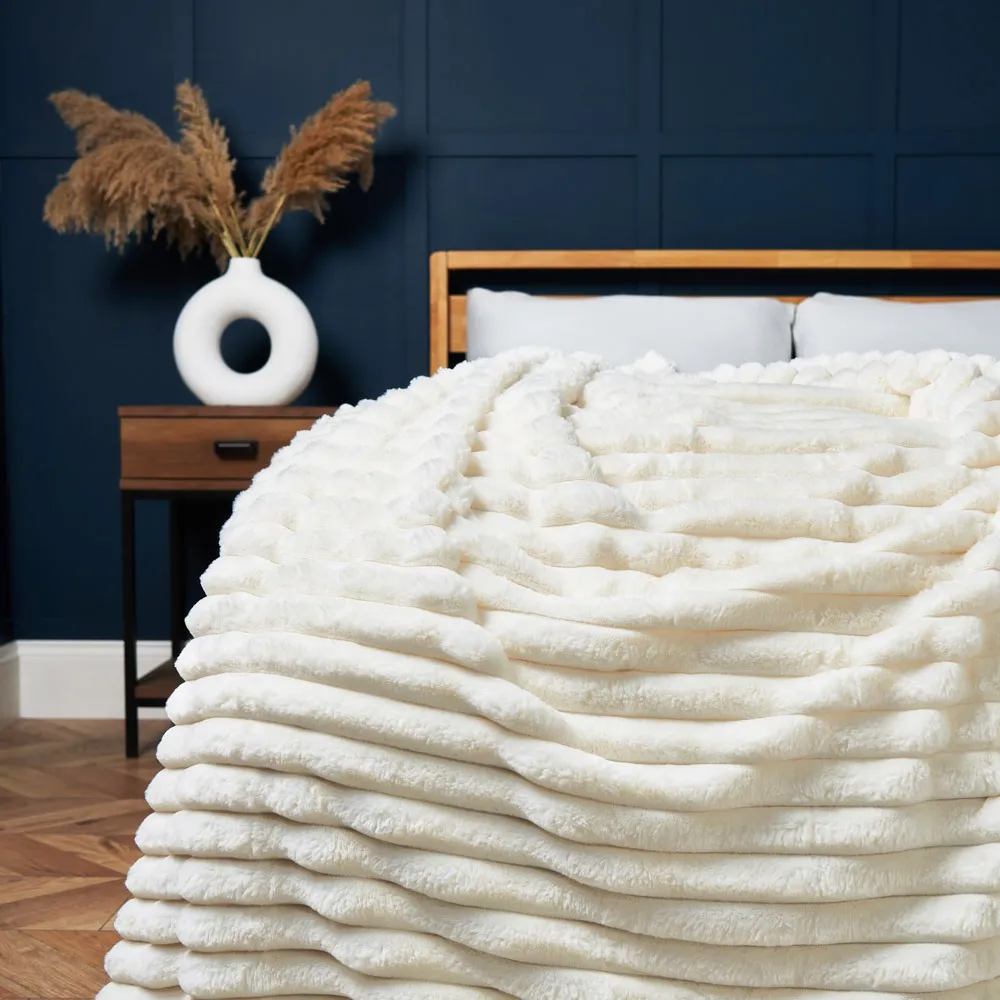 Jumbo Cord Throw with Plain Velvet Backing, Cream
