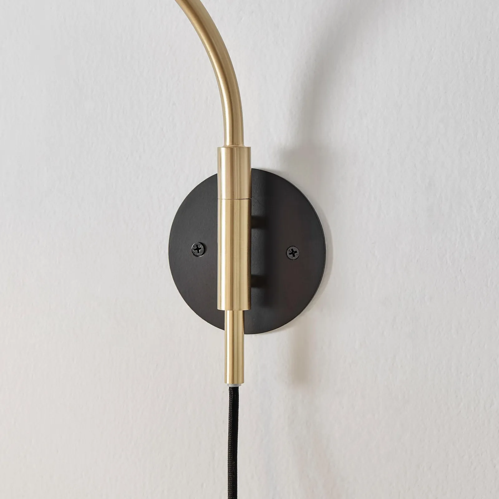 FurnitureboxUK Poppy Brushed Brass Retro Wall Lamp With Matte Black Shade in Gold 4