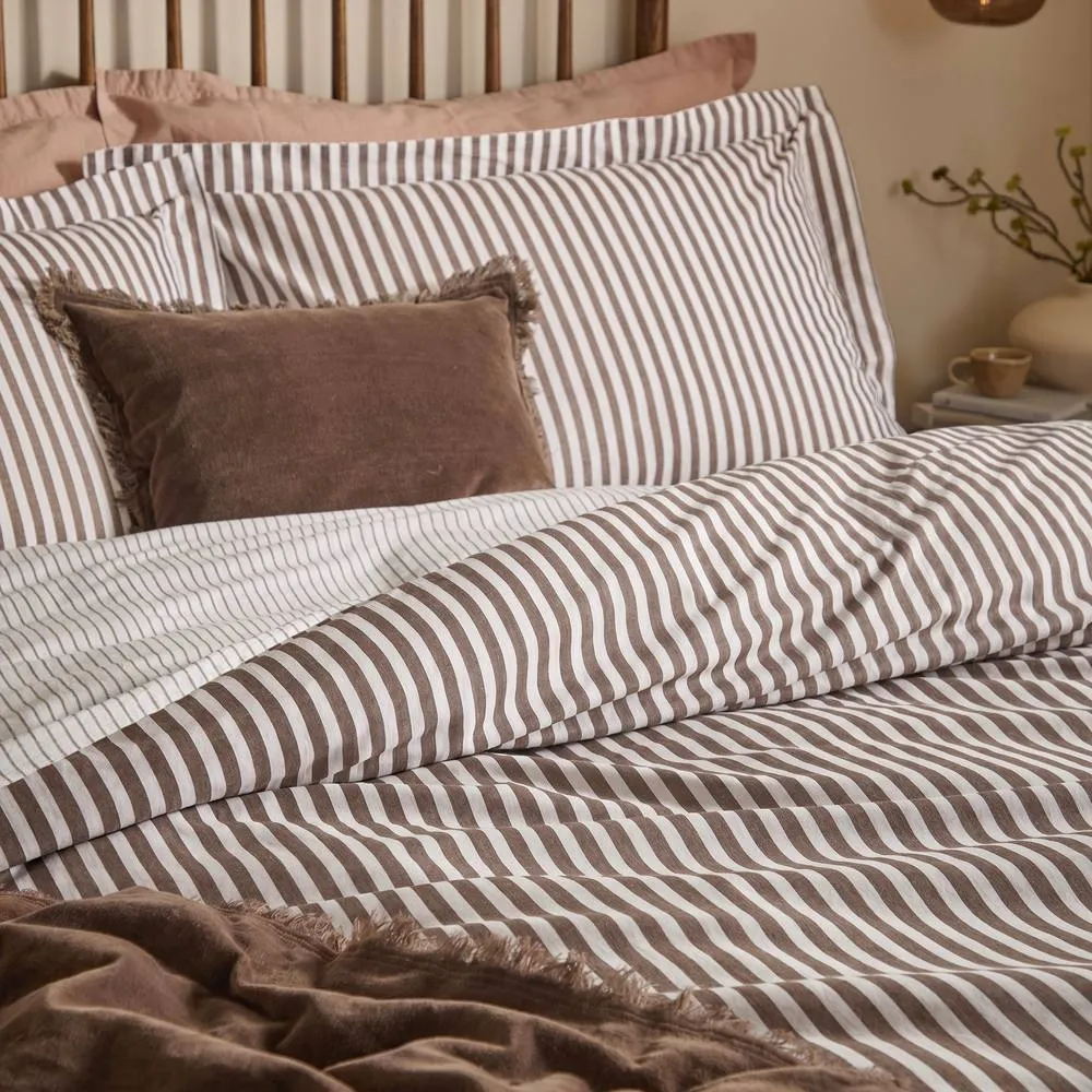 Yard Hebden Striped 100% Cotton Duvet Cover Set in Chocolate 2