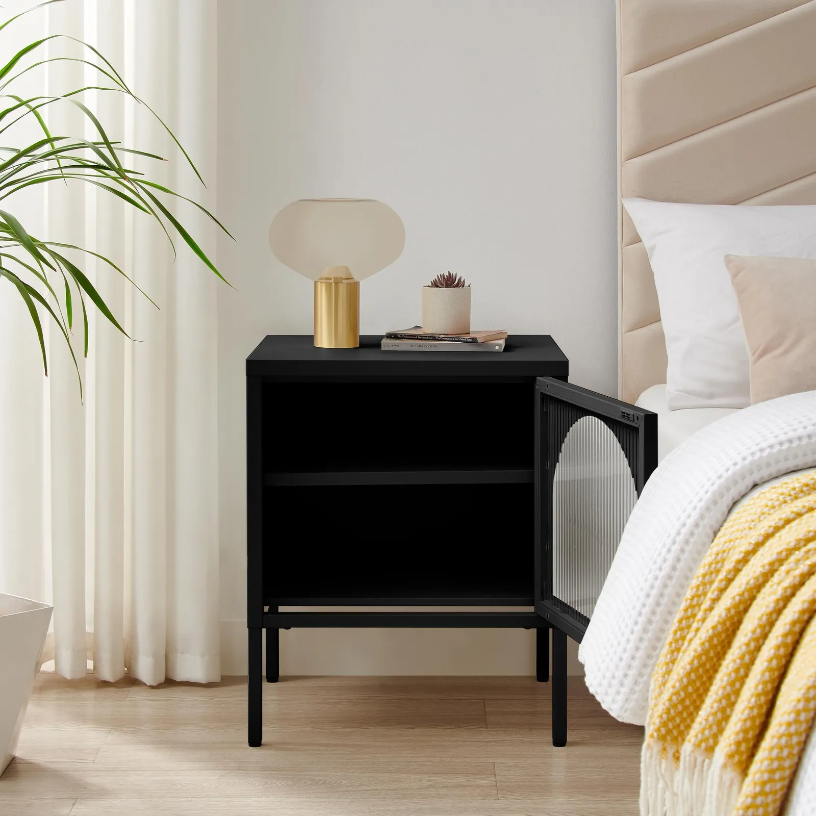FurnitureboxUK Urbi Metal Bedside Cabinet With Shelf in Black 3