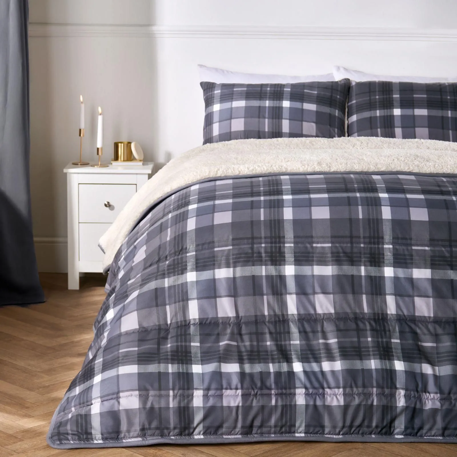 OHS Tartan Check Sherpa Reversible 10.5 Tog Washable Coverless Duvet with Pillowcases in Grey