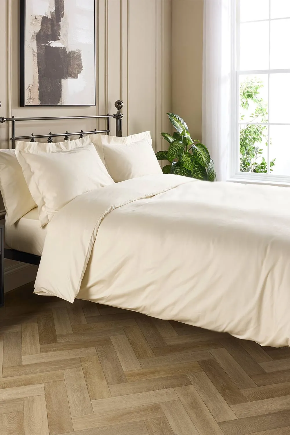 Hotel Pure Luxury 5 Star Duvet Cover Set in Cream