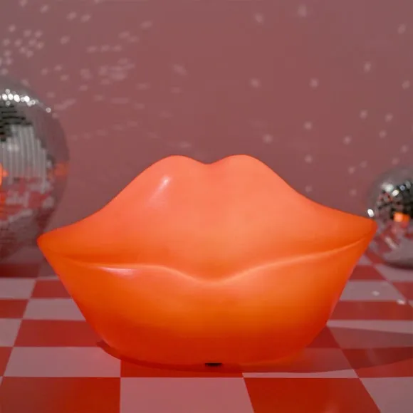 The Feel Good Club Red Lips USB Lamp 2