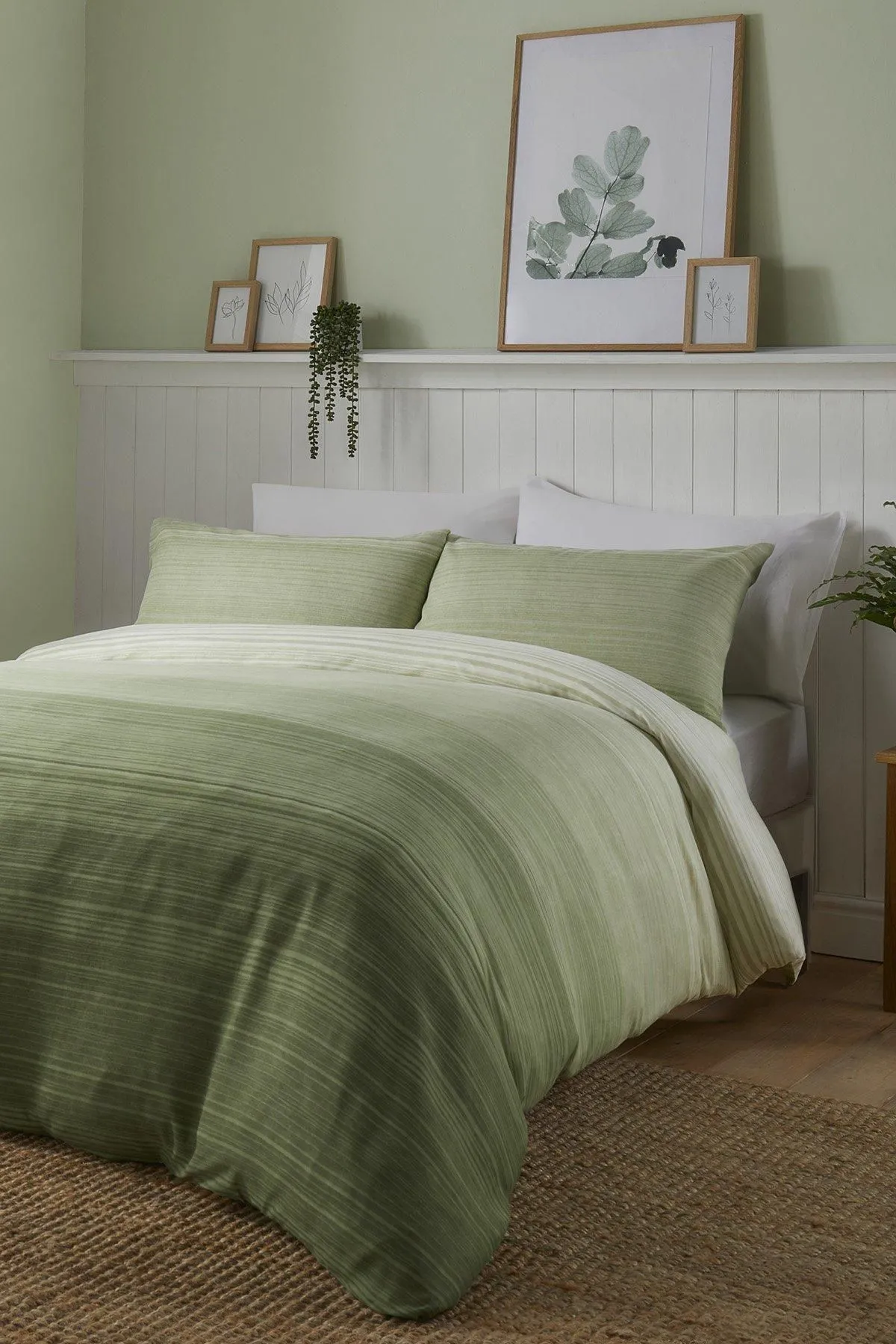Fusion 'Fairhaven' Easy Care Duvet Cover Set in Green 1