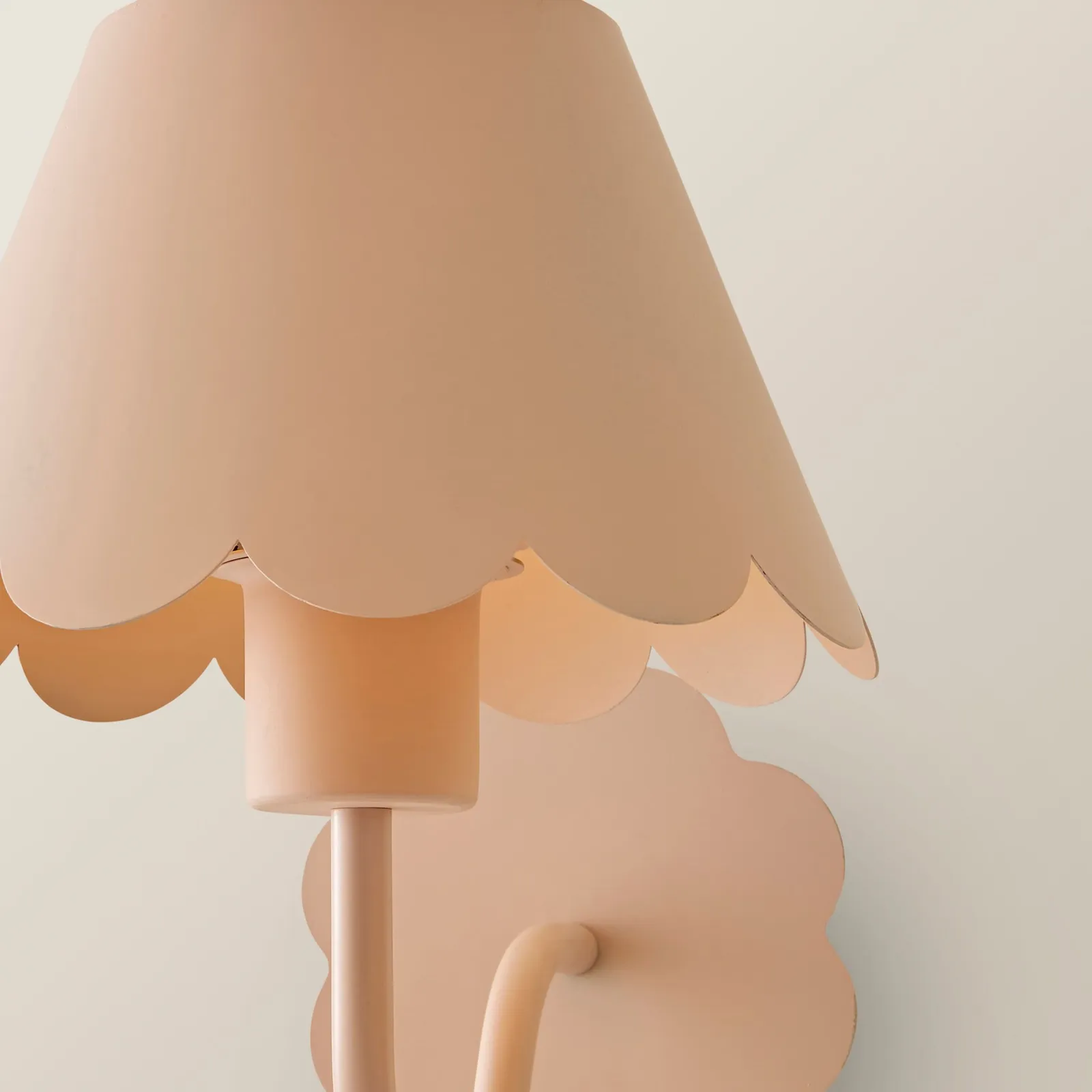 ValueLights Hattie Rechargeable Metal Scalloped Edge Wall Light in Pale Pink 4