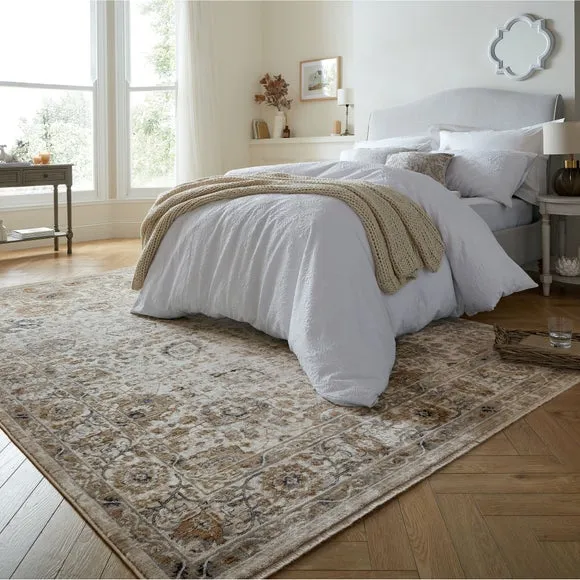 Mia Traditional Rug 1